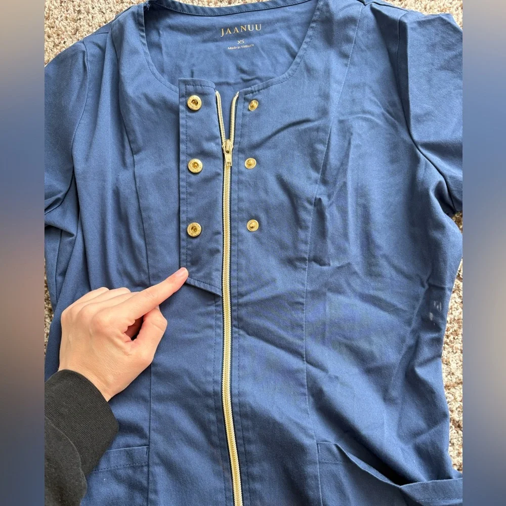 *Damaged see description* Jaanuu Scrub Set - Picture 7 of 11